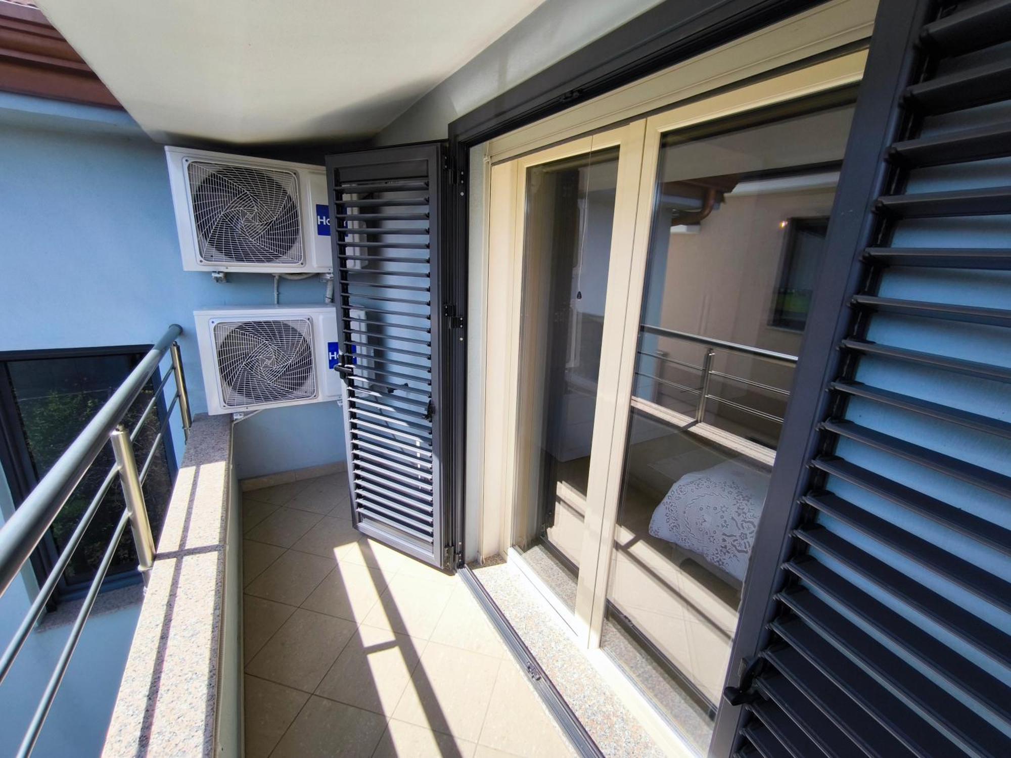 Albanian Traditions Legacy Durres Exterior photo